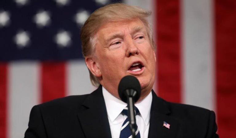 Administración Trump prohíbe las palabras 'feto','transgénero' y 'diversidad'