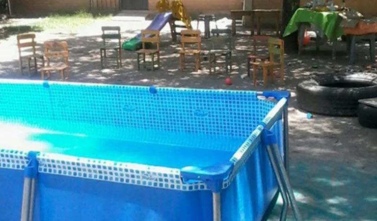 Un bebé cayó a la pileta en una guardería y falleció