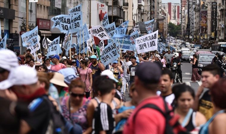 Darán de baja 28 mil planes sociales de piqueteros Darán de baja 28 mil planes sociales de piqueteros