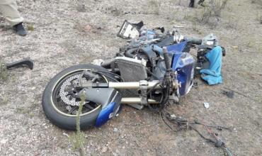 Impresionante accidente en Pampa de La Viuda: Cayó de su moto de gran cilindrada y sufrió fracturas en el pie 