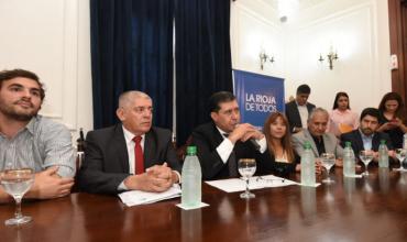 El gobierno provincial anunció la bancarización de programas sociales 