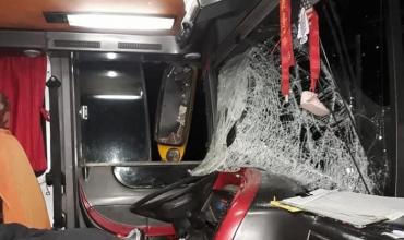 Tremendo accidente entre un micro de Facundo y un caballo