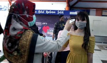 Indonesia registra un pico diario de fallecidos y supera los 700.000 casos