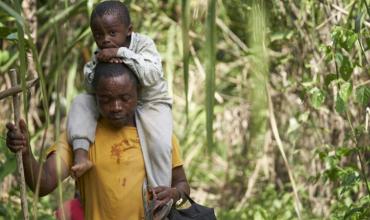 En 2021, unos 19.000 niños migrantes cruzaron la peligrosa selva del Darién rumbo a EEUU