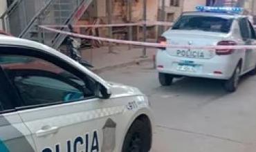 Un delincuente se tiroteó con la Policía en La Matanza y robó el patrullero para escapar