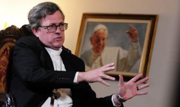 García Cuerva evitó hablar del sucesor del papa Francisco: "Se nos murió el viejo, no es momento"