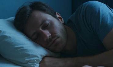 Pablo Ferrero, médico especialista en sueño, advierte: “No hay absolutamente ninguna función de todo el cuerpo que no se vea alterada en detrimento por dormir poco o mal”