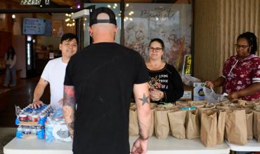 Estados Unidos: más empleados federales recurren a la asistencia alimentaria