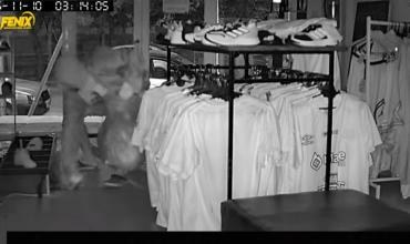 Hicieron tremendo daño por dos cosas insignificantes, dijo el dueño de un local deportivo tras un robo