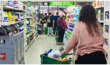 Canasta básica: una familia necesitó $1.213.799 en octubre para no ser pobre