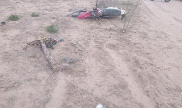 Chepes: un adolescente resultó herido tras un choque entre un auto y una motocicleta en barrio Santa Lucía