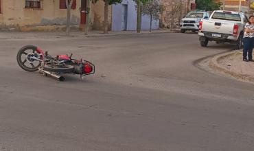 Joven motociclista sufrió fracturas tras un choque en Chilecito