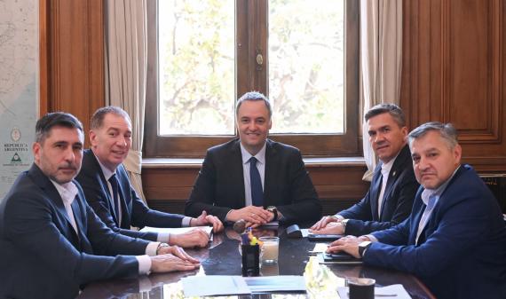 El Gobierno suma apoyo de gobernadores para el Presupuesto 2026: acordó con el líder de Chaco y recibió a Weretilneck