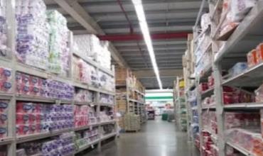 Demoraron a un hombre que intentó llevarse elementos sin pagar en un supermercado