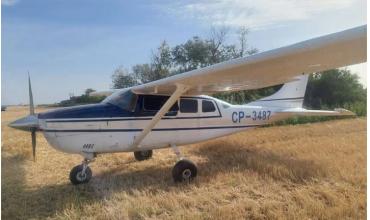 Encontraron otra avioneta abandonada en un campo de Santa Fe: en su interior se detectaron rastros de cocaína