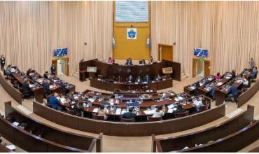 Neuquén: presentaron un proyecto de ley para cobrar aranceles a extranjeros no residentes en salud y educación
