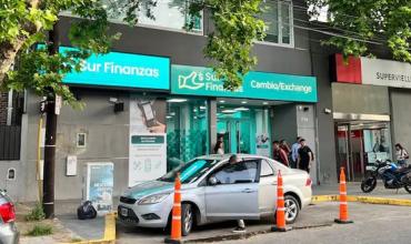 Allanan la financiera relacionada con el “Chiqui” Tapia