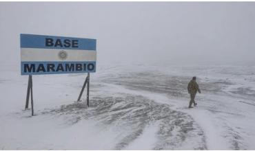 Docentes de periodismo fueron a la Antártida y están varados hace casi 20 días
