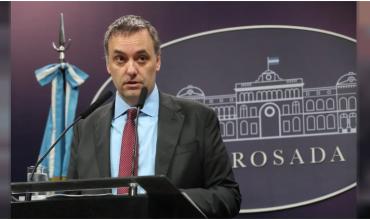 Adorni desplazó a Rolandi y Aimé Vázquez será su número dos en Jefatura