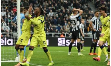 El Cuti Romero metió un golazo de chilena para el empate agónico del Tottenham ante Newcastle