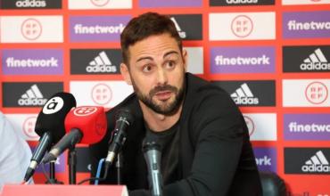 Polémica en España: acusan a un DT de golpear a un periodista discapacitado