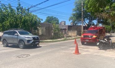 Una adolescente sufrió heridas leves tras chocar con una camioneta en la zona oeste