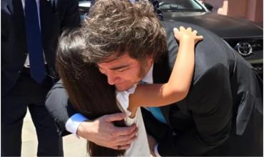 Aitana, la niña mendocina que Javier Milei abrazó en la Casa Rosada