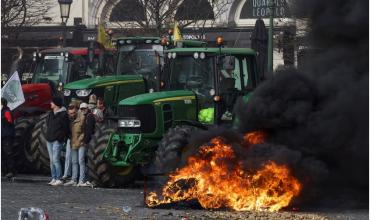 Tras una masiva protesta en Bruselas, se postergó la firma del acuerdo entre la Unión Europea y el Mercosur
