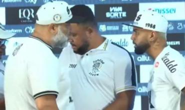 Santos presentó a Gabigol como su nuevo refuerzo y la barra lo amenazó en plena conferencia: “Estás en deuda”