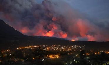 Incendio forestal en zona turística de Chubut arrasó con viviendas y vehículos