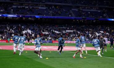 Furia en el Bernabéu: los hinchas de Real Madrid silbaron al equipo y pidieron la renuncia del presidente