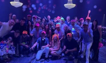 Las fotos de la fiesta de 50 años de Gallardo: invitó a amigos, tuvo una torta gigante y un show sorpresa