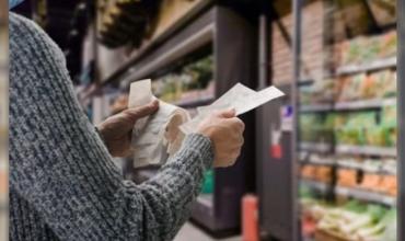 El consumo en 2025 subió contra el año anterior, aunque terminó diciembre en terreno negativo