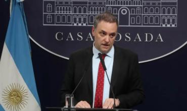 Manuel Adorni sorprendió y asumió como director de YPF por el Estado Nacional