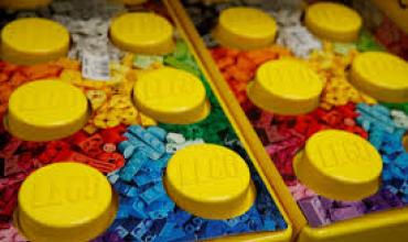 Financial Times resaltó el boom de compras de argentinos ante la apertura de la economía: furor por Apple, Lego y Stanley