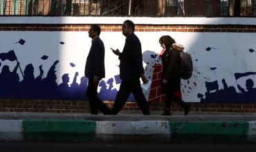 Estados Unidos recomendó a sus ciudadanos abandonar Irán inmediatamente o buscar refugio