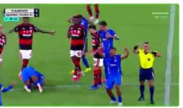 Conmoción en Brasil: un jugador convulsionó en medio de un partido contra Flamengo y tuvo que ser derivado a un hospital