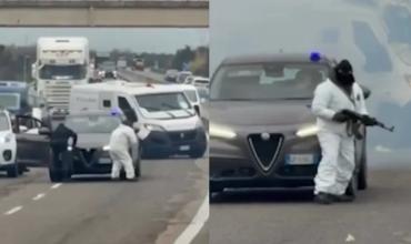 Golpe comando en el sur de Italia: falso control policial, explosión y robo millonario a un camión de caudales