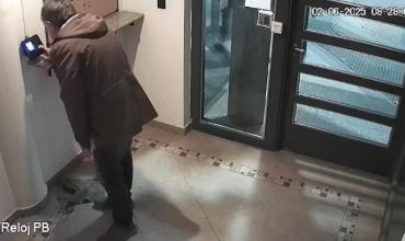 Echaron de su empleo público al hijo de un ex gobernador de Neuquén por “ñoqui”: el video que lo muestra fichando y escapando