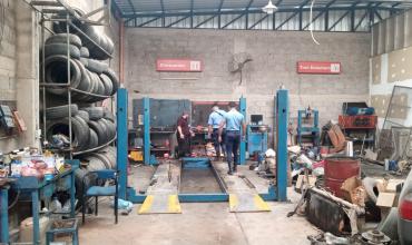 Robaron herramientas y un celular en un taller sobre Ruta 38