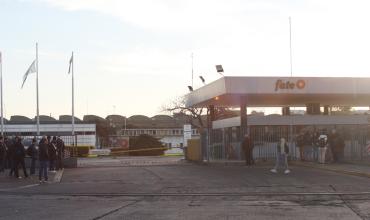 Fate: el Gobierno suspendió por 15 días los despidos en la empresa de neumáticos