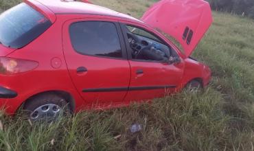 Volcó en Ruta 38 tras maniobra evasiva y solo hubo daños materiales