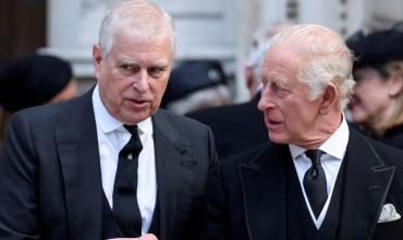 Escándalo en el Reino Unido: detuvieron al príncipe Andrés en medio de las acusaciones por el caso Epstein