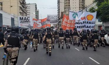 Tensión en el puente Pueyrredón: la Policía se enfrentó con los manifestantes y liberó el tránsito
