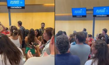 Miles de argentinos varados en Florianópolis tras las cancelaciones de vuelos por el paro general