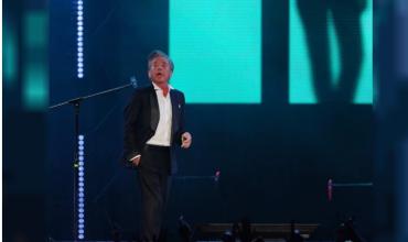 Montaner homenajeó a Venezuela en su primer show en la Argentina