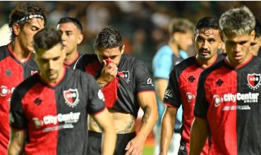 Bombas molotov y un cartel inquietante: el ataque que sufrió el plantel de Newell’s tras la goleada ante Banfield