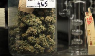 Uruguay busca un mecanismo para vender marihuana legal a turistas, estudiantes o trabajadores extranjeros