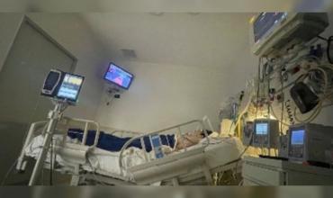 Operan por décima vez a Bastián: su válvula no drena bien