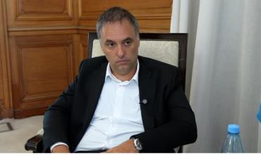 Manuel Adorni criticó el cierre de Fate: “Fue sugestivo, detrás de eso hubo una complicidad con la vieja política”